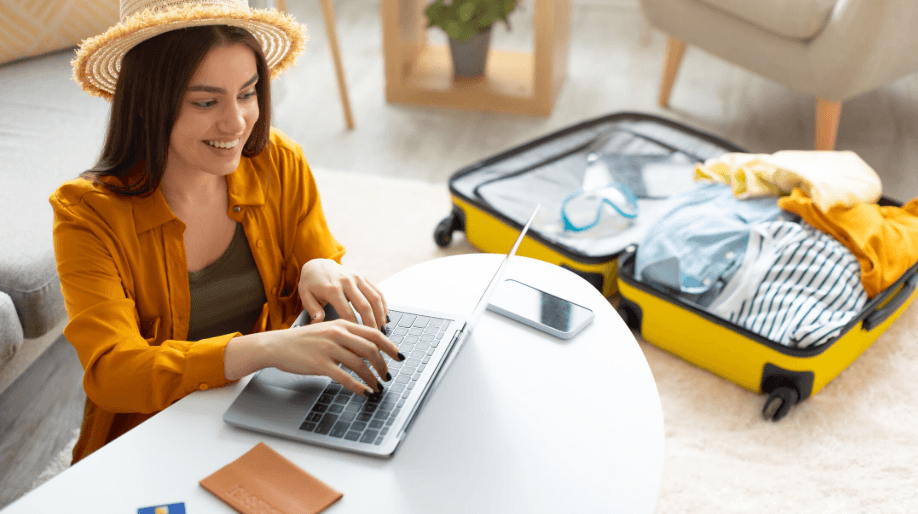 A Last Minute Traveler's Guide To Staying Organized